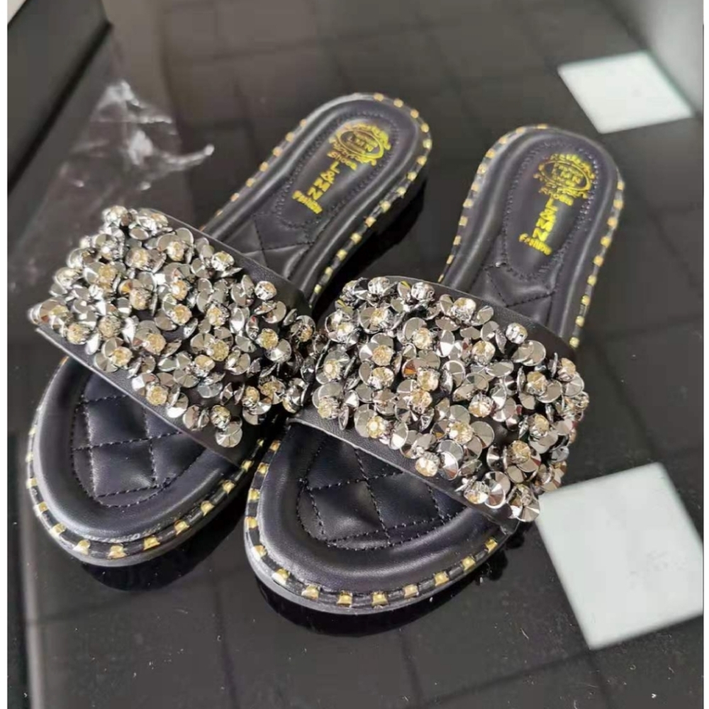 NWT Gem Stone Fixture Slide Sandals